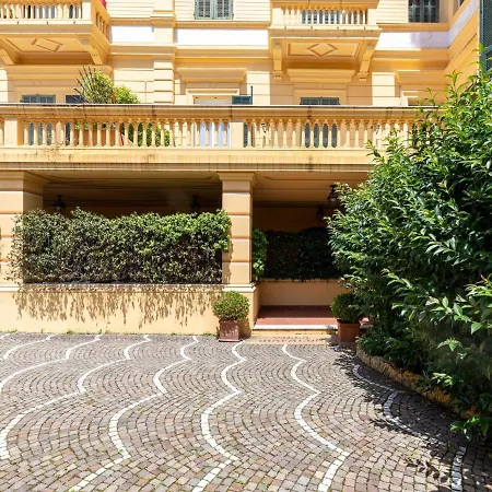 Classy In Wiith Balcony Apartment Sanremo